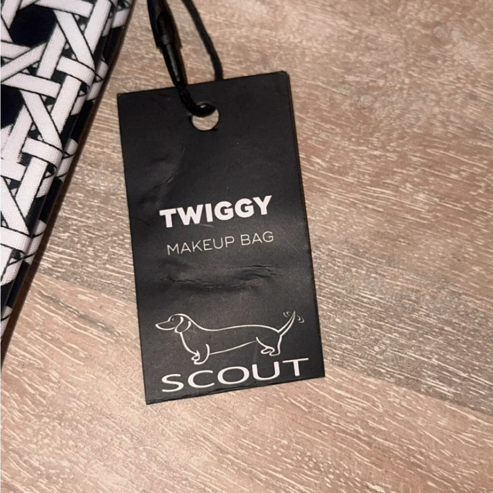 NWT Scout Cane‎ Fonda Black & White Cosmetic Zip Pouch Bag